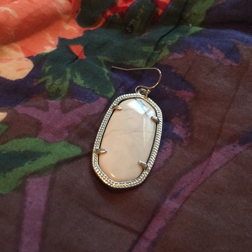 Single Kendra Scott Marbled Earring